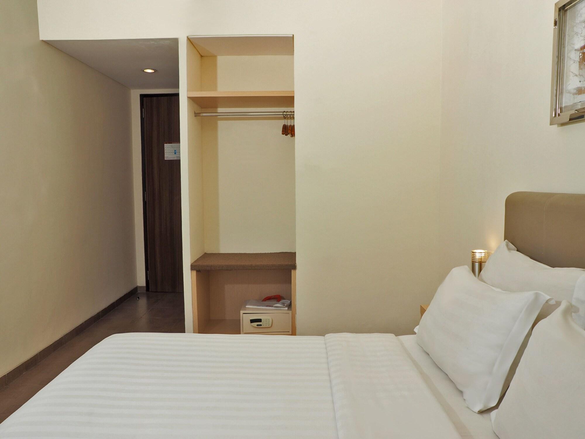 D'Primahotel Itc Mangga Dua Jakarta Exterior photo