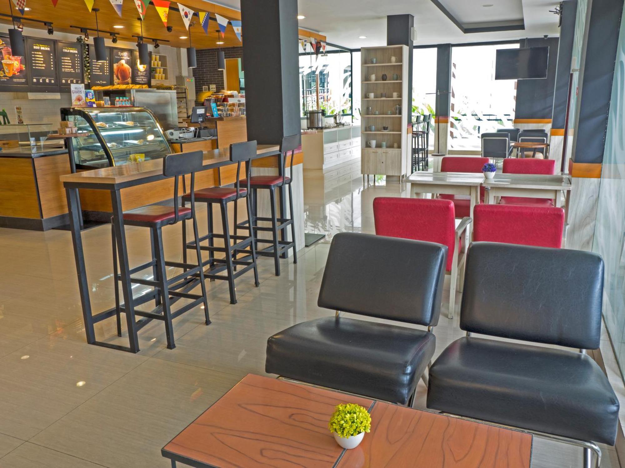 D'Primahotel Itc Mangga Dua Jakarta Exterior photo