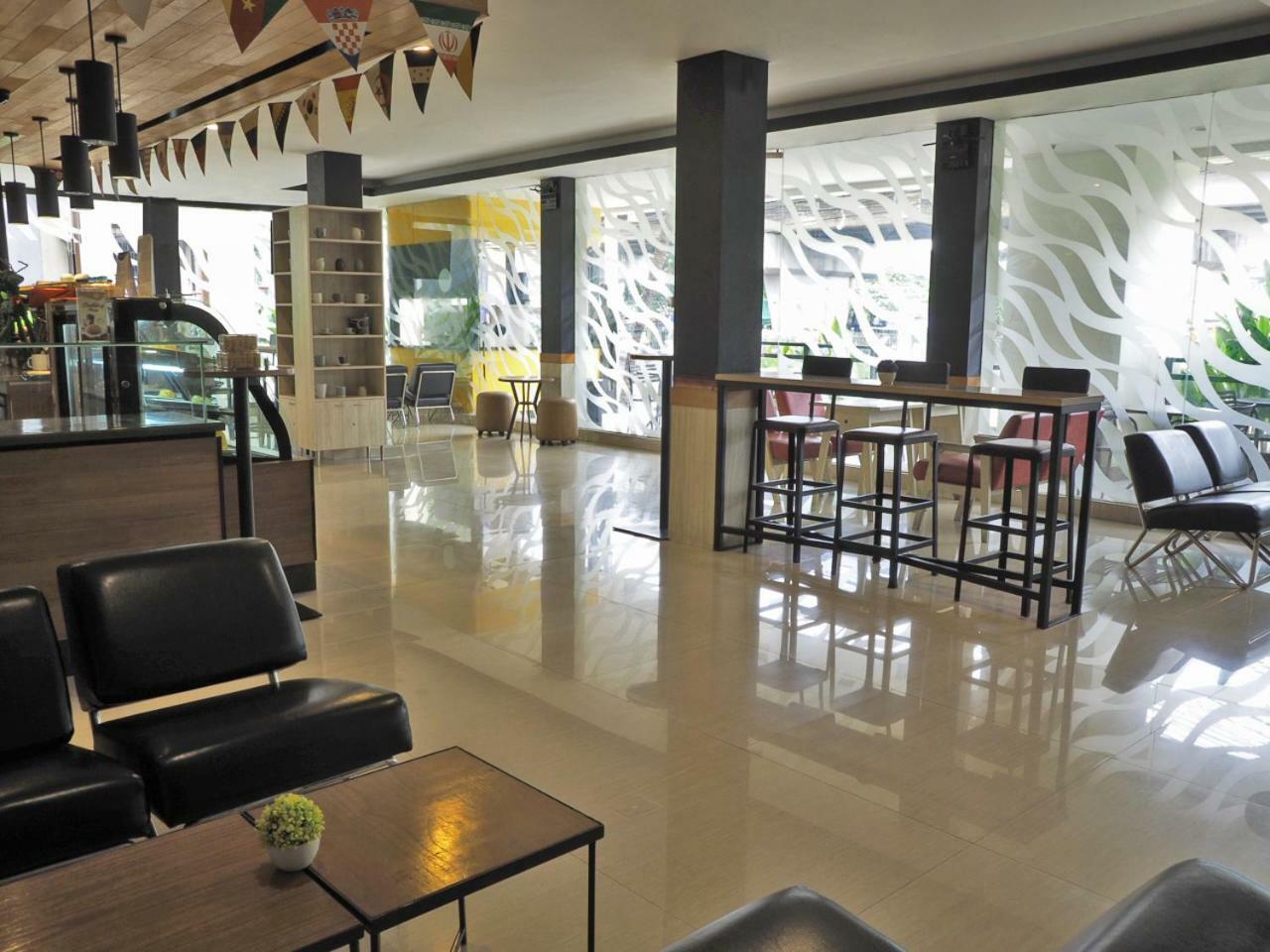 D'Primahotel Itc Mangga Dua Jakarta Exterior photo